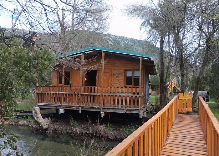 Los Coihues Camping & Hostel