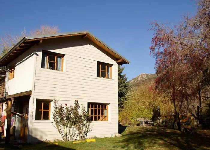 Los Coihues Camping & Hostel